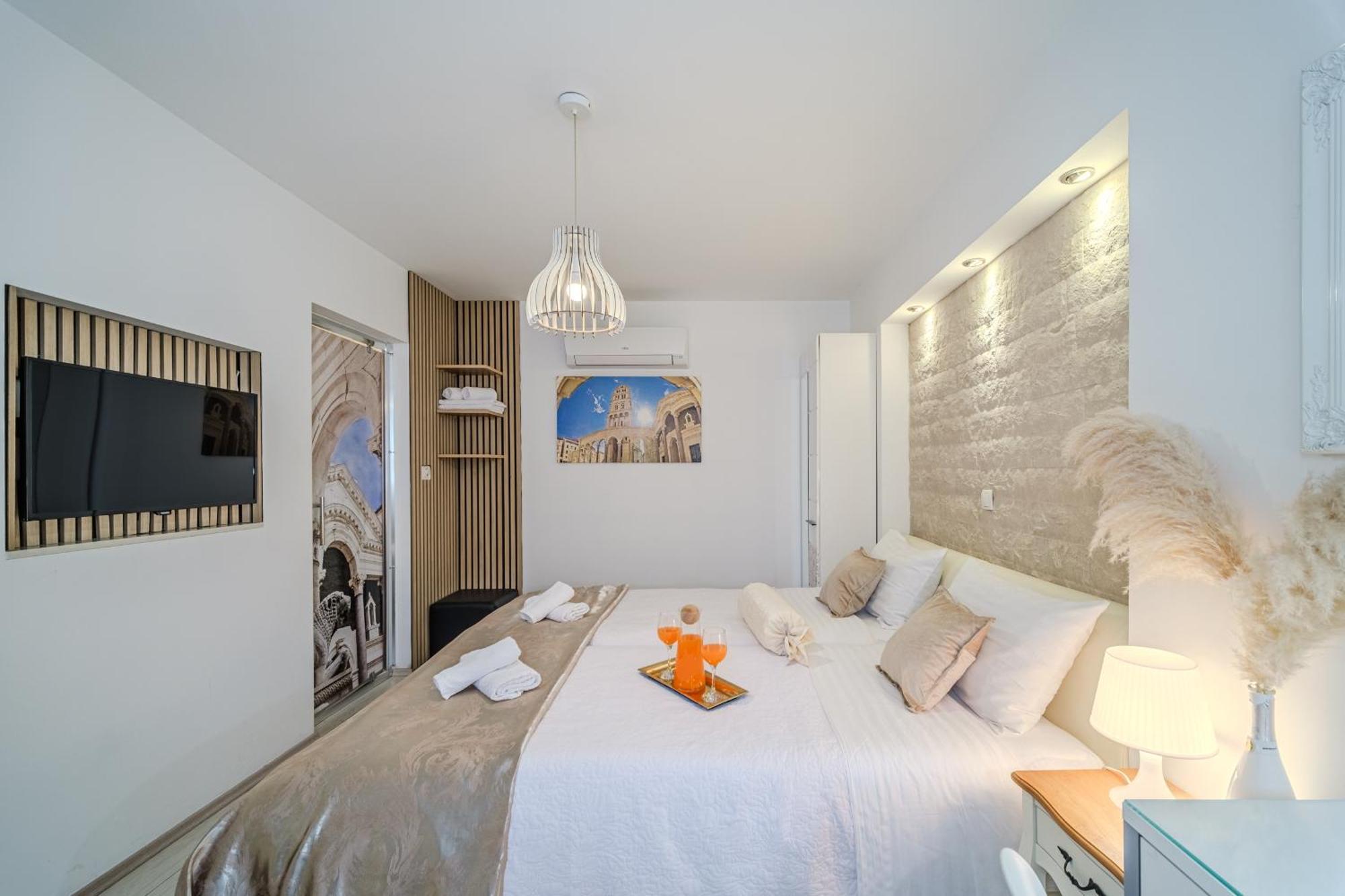 Central Split Rooms And Apartments Paese Exterior foto