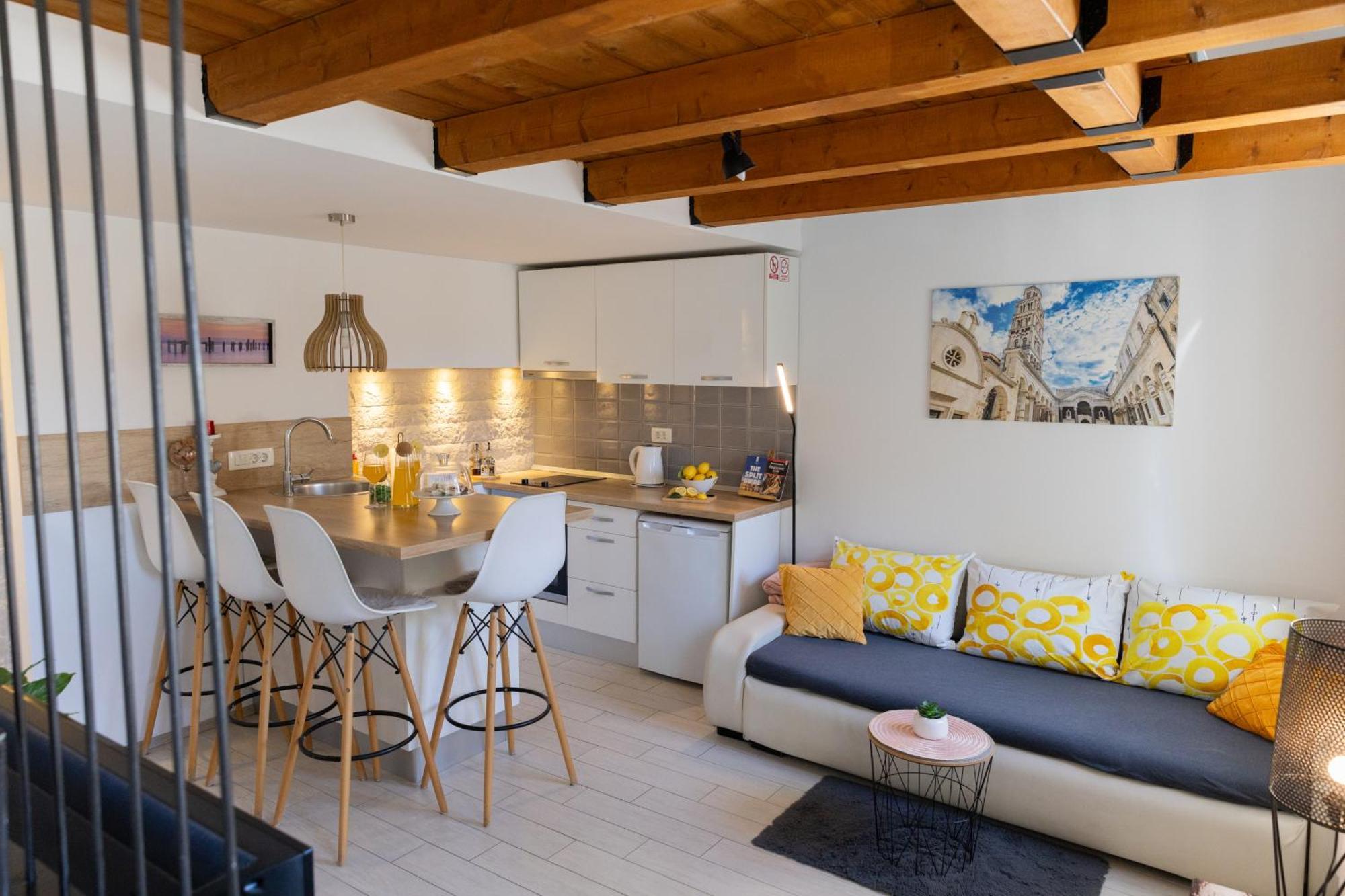 Central Split Rooms And Apartments Paese Exterior foto